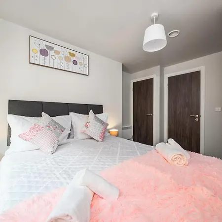 Apartment St Martins Place: Extended With Free Gym & Cinema