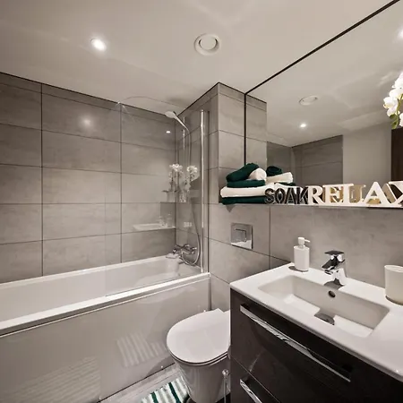 St Martins Place: Extended With Free Gym & Cinema Apartment