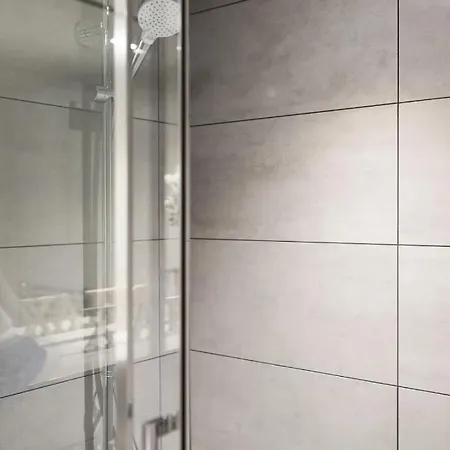 Apartment 61 Percent Off - Long - Perfect For Business, Professionals , Relocations & Families I Free Gym I Boardroom I Cinema I Wifi - St Martins Place