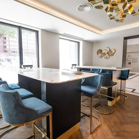 61 Percent Off - Long - Perfect For Business, Professionals , Relocations & Families I Free Gym I Boardroom I Cinema I Wifi - St Martins Place * Birmingham