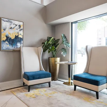 Apartment 61 Percent Off - Long - Perfect For Business, Professionals , Relocations & Families I Free Gym I Boardroom I Cinema I Wifi - St Martins Place